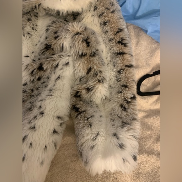Vintage 80s faux fur white leopard coat, modern size S/M - Picture 9 of 12